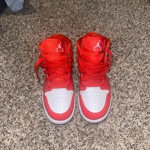 AIR JORDAN 1 MID SE GS